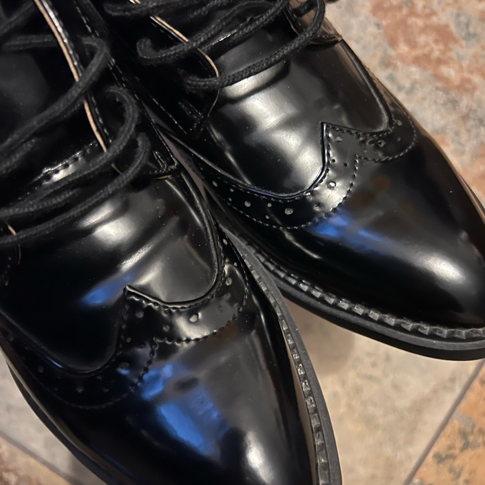 NWOT Women Shoes